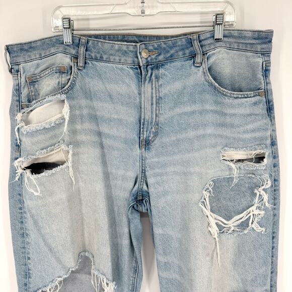 AE American Eagle Strigid Low Rise Baggy Wide Leg Distressed Light Wash Size 18S - Picture 5 of 16